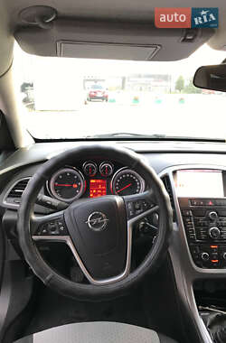 Универсал Opel Astra 2013 в 