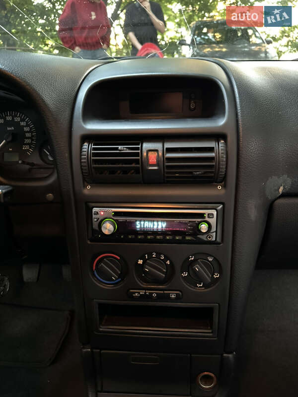 Седан Opel Astra 2006 в Києві