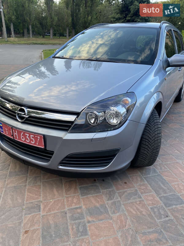 Универсал Opel Astra 2005 в Полтаве