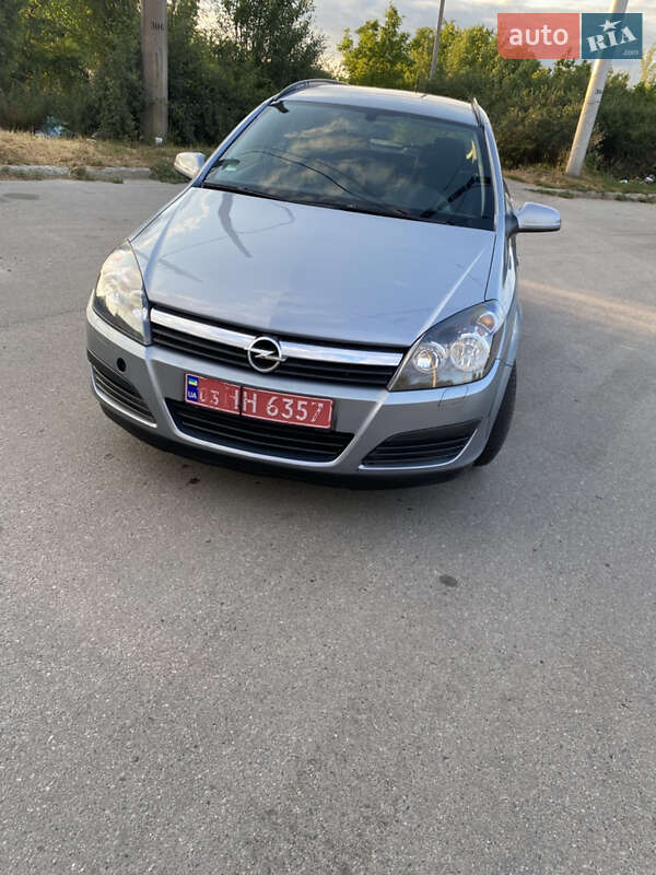 Универсал Opel Astra 2005 в Полтаве