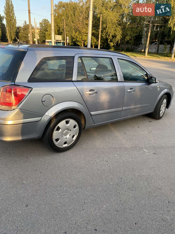 Универсал Opel Astra 2005 в Полтаве
