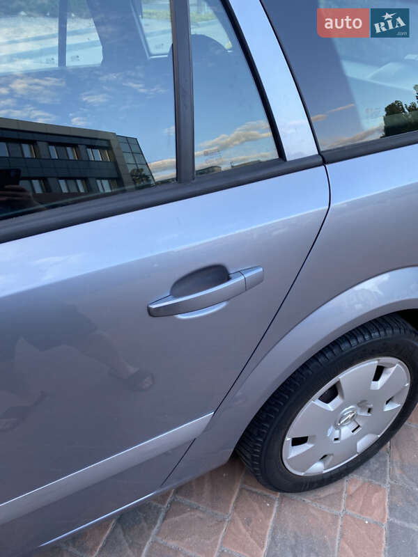 Универсал Opel Astra 2005 в Полтаве