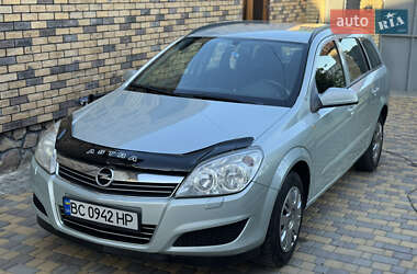 Универсал Opel Astra 2008 в Новом Буге