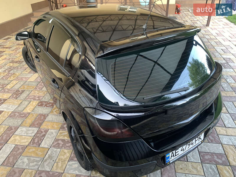 Хэтчбек Opel Astra 2005 в Запорожье