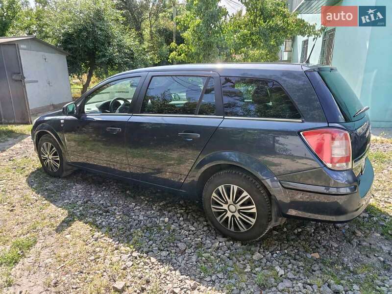 Универсал Opel Astra 2010 в Днепре