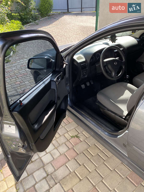 Седан Opel Astra 2007 в Каменец-Подольском