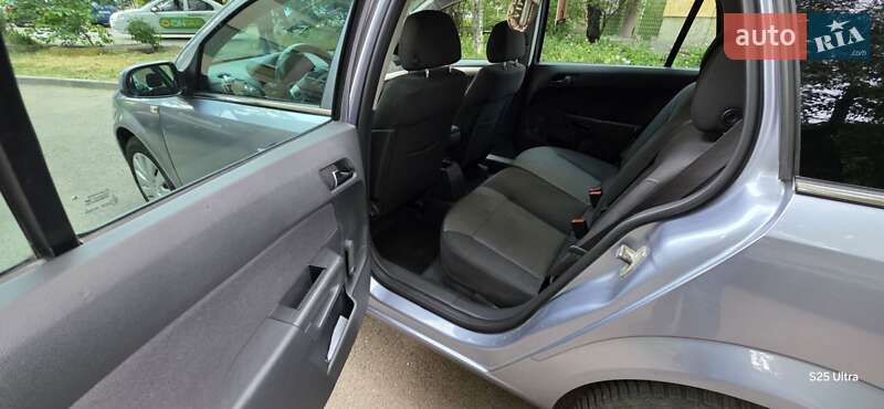 Універсал Opel Astra 2008 в Полтаві