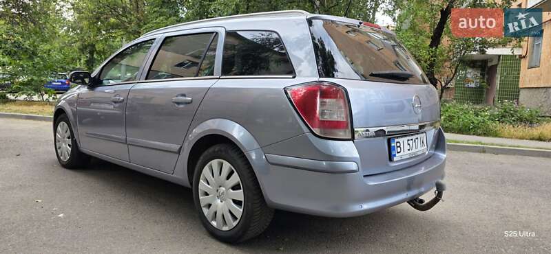 Універсал Opel Astra 2008 в Полтаві