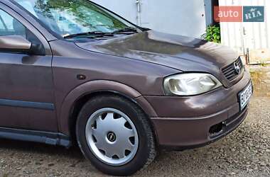 Хэтчбек Opel Astra 1998 в 