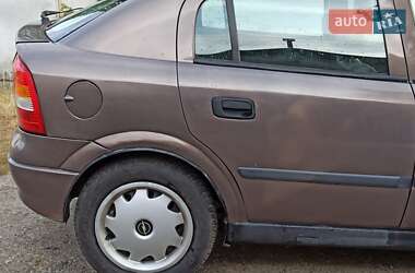 Хэтчбек Opel Astra 1998 в 