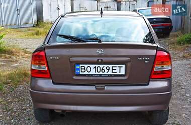 Хэтчбек Opel Astra 1998 в 