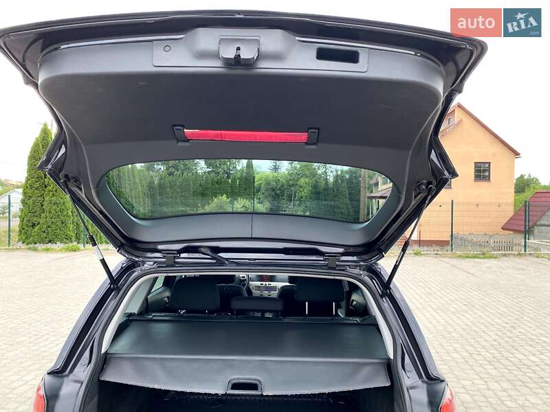 Универсал Opel Astra 2008 в Самборе