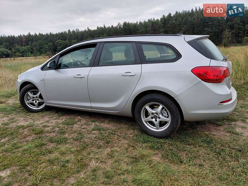 Универсал Opel Astra 2015 в Ахтырке фото 14 Универсал Opel Astra 2015 в Ахтырке