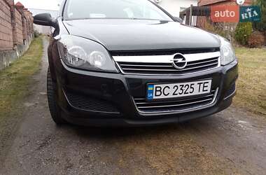 Універсал Opel Astra 2012 в Львові