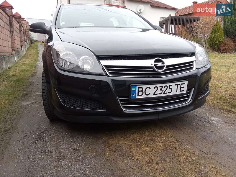 Opel Astra 2012