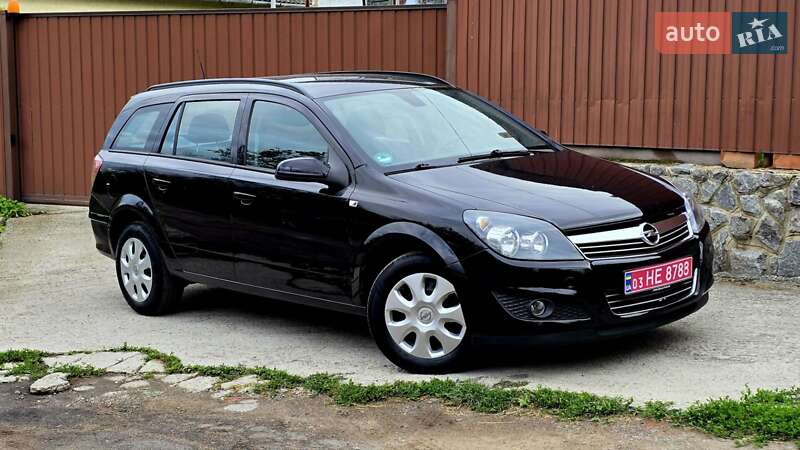 Универсал Opel Astra 2009 в Полтаве