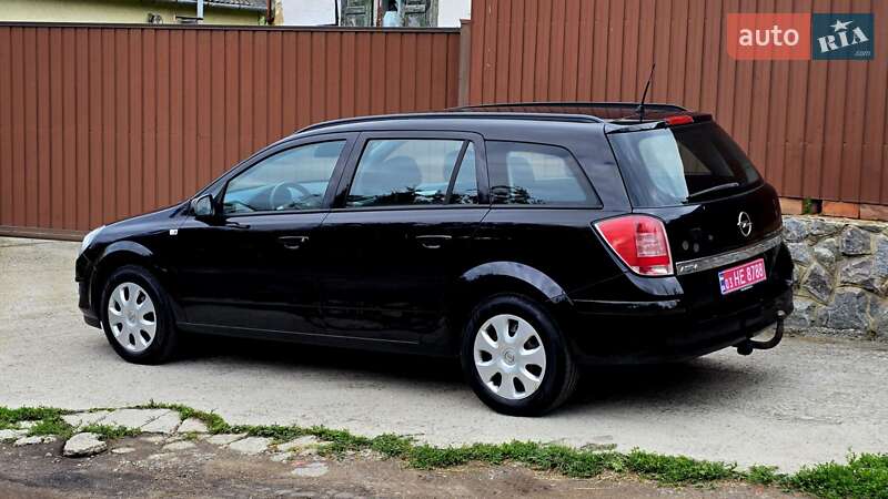 Универсал Opel Astra 2009 в Полтаве