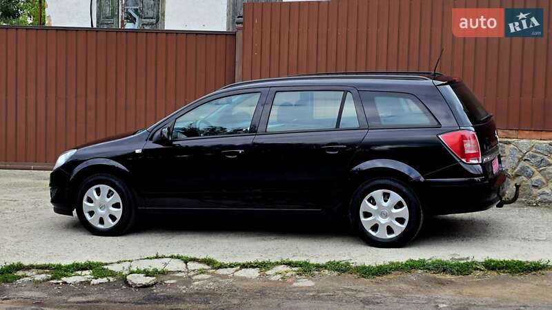 Универсал Opel Astra 2009 в Полтаве
