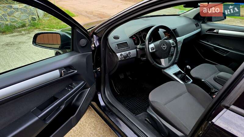 Универсал Opel Astra 2009 в Полтаве