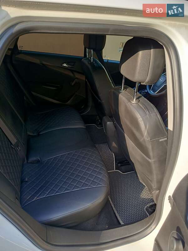 Универсал Opel Astra 2014 в Чернигове