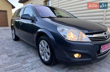 Универсал Opel Astra 2010 в 