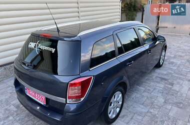 Универсал Opel Astra 2010 в 