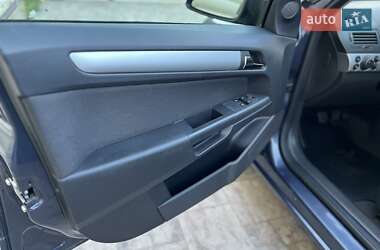 Универсал Opel Astra 2010 в 