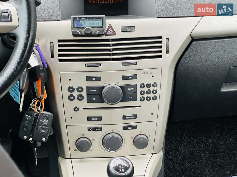 Універсал Opel Astra 2007 в Харкові