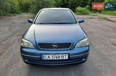 Хэтчбек Opel Astra 1999 в 