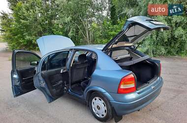 Хэтчбек Opel Astra 1999 в 
