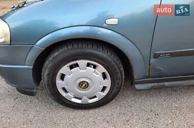 Хэтчбек Opel Astra 1999 в 