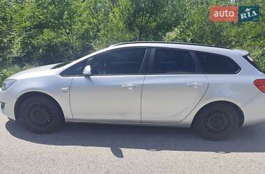 Универсал Opel Astra 2013 в 