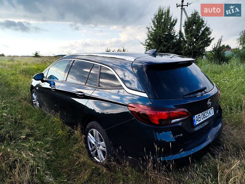 Универсал Opel Astra 2017 в Киеве