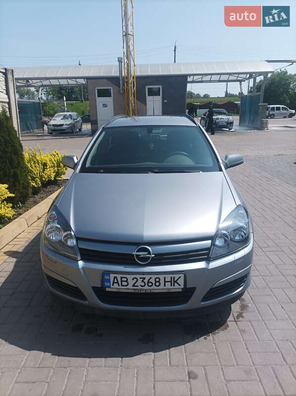 Универсал Opel Astra 2004 в Казатине