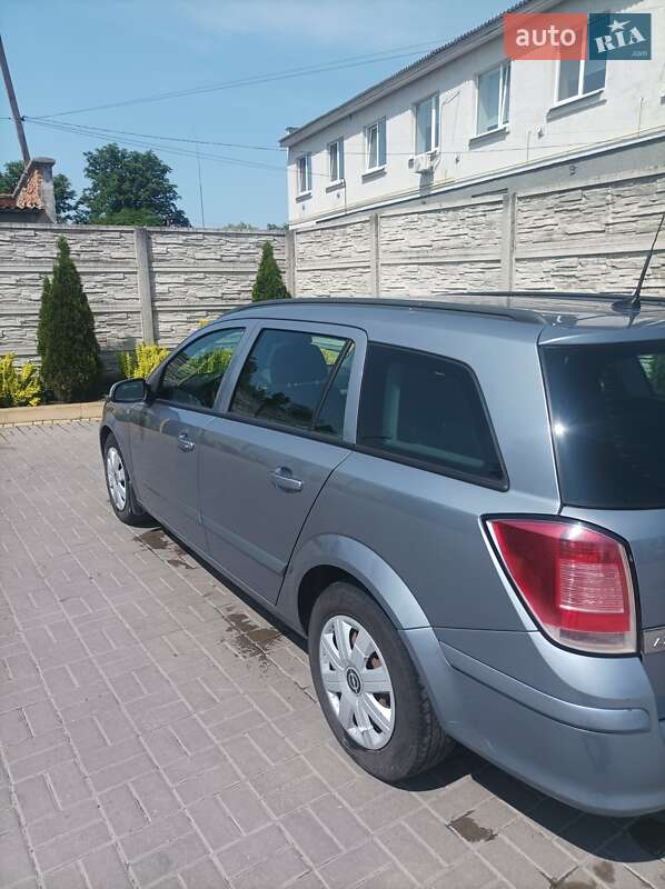 Универсал Opel Astra 2004 в Казатине