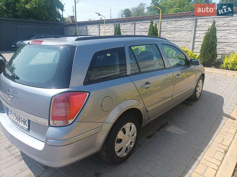 Универсал Opel Astra 2004 в Казатине
