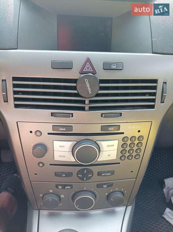 Универсал Opel Astra 2004 в Казатине