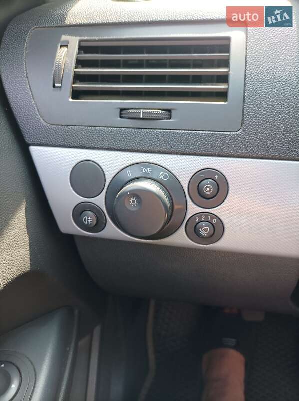 Универсал Opel Astra 2004 в Казатине
