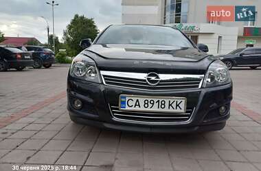 Хетчбек Opel Astra 2013 в Черкасах
