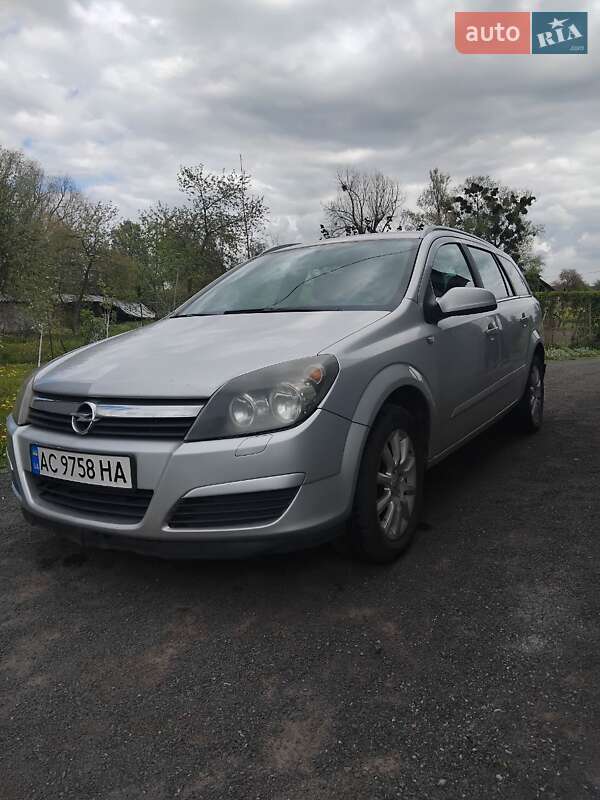 Універсал Opel Astra 2004 в Луцьку
