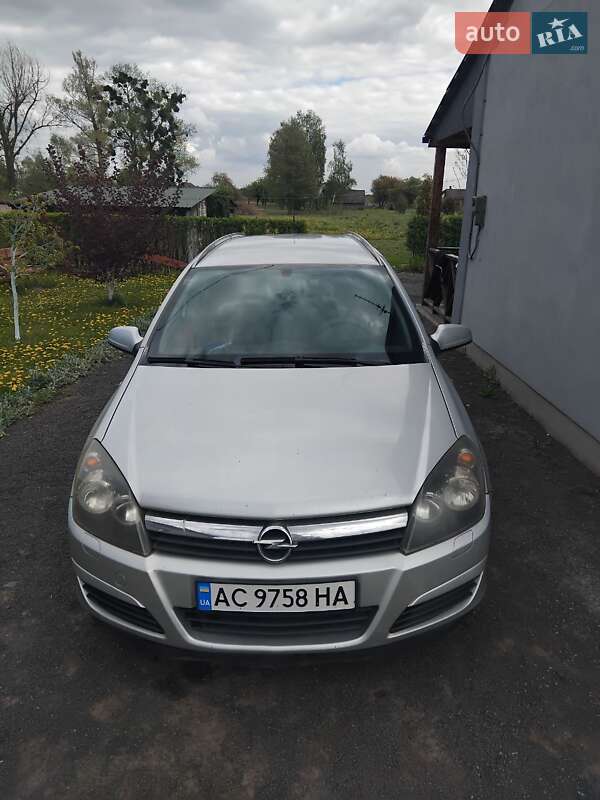 Універсал Opel Astra 2004 в Луцьку