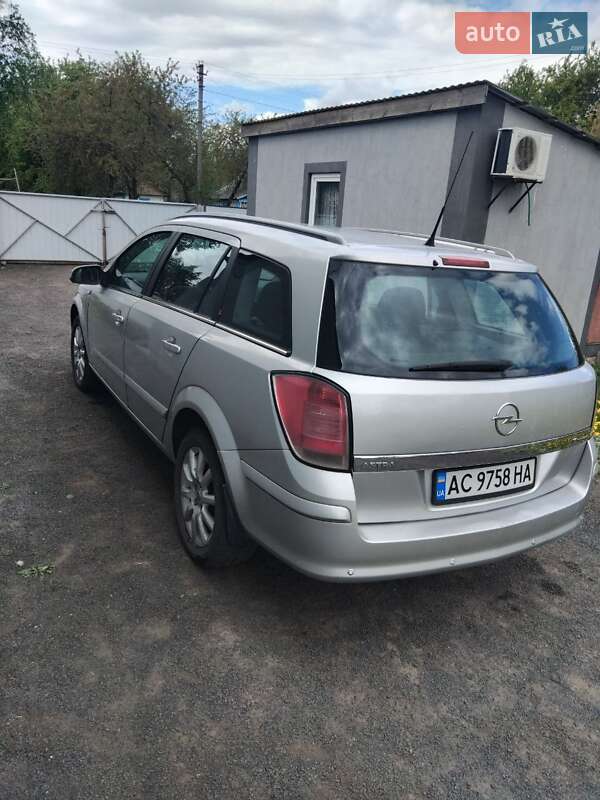 Універсал Opel Astra 2004 в Луцьку