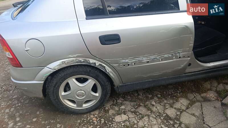 Хэтчбек Opel Astra 1999 в Кельменцах