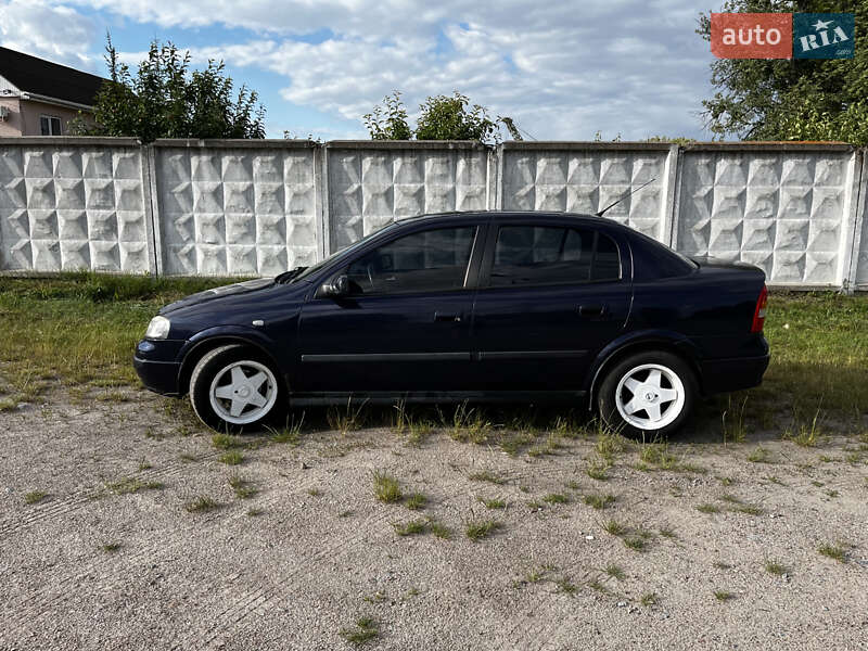 Седан Opel Astra 2005 в Житомире