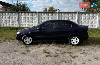 Седан Opel Astra 2005 в 
