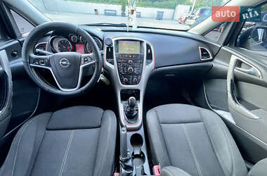 Универсал Opel Astra 2012 в 