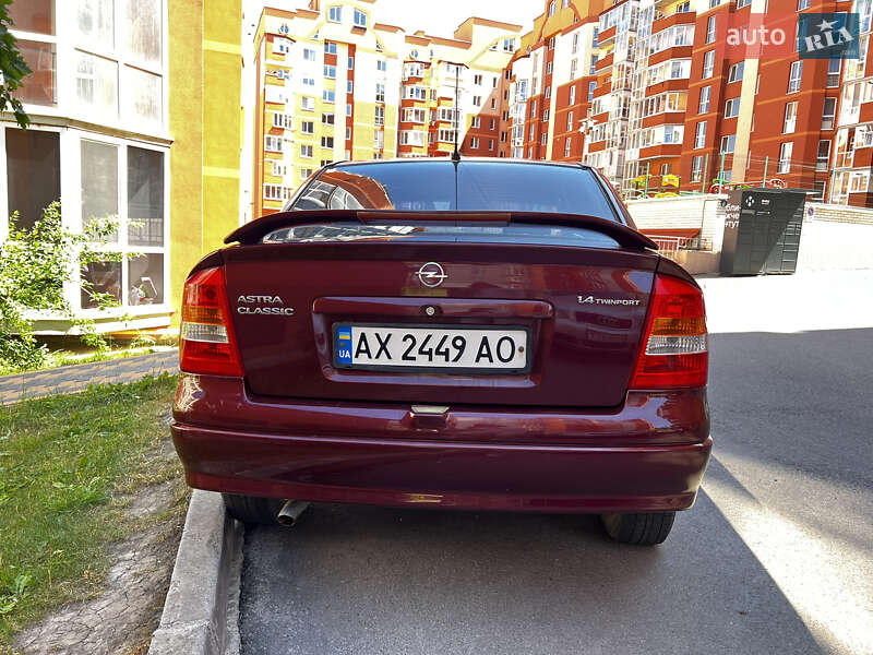 Седан Opel Astra 2006 в Тернополі
