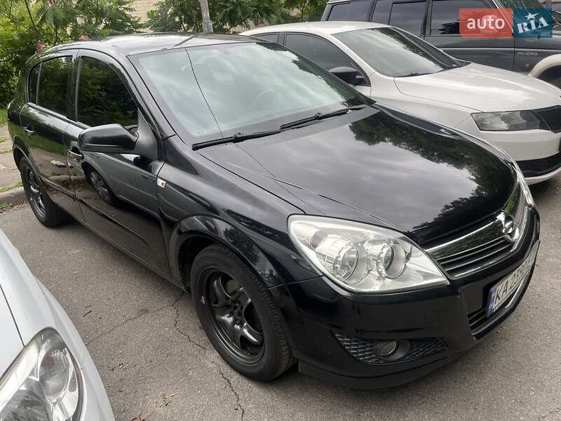 Хэтчбек Opel Astra 2008 в 
