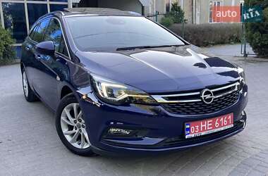 Універсал Opel Astra 2018 в Чернівцях