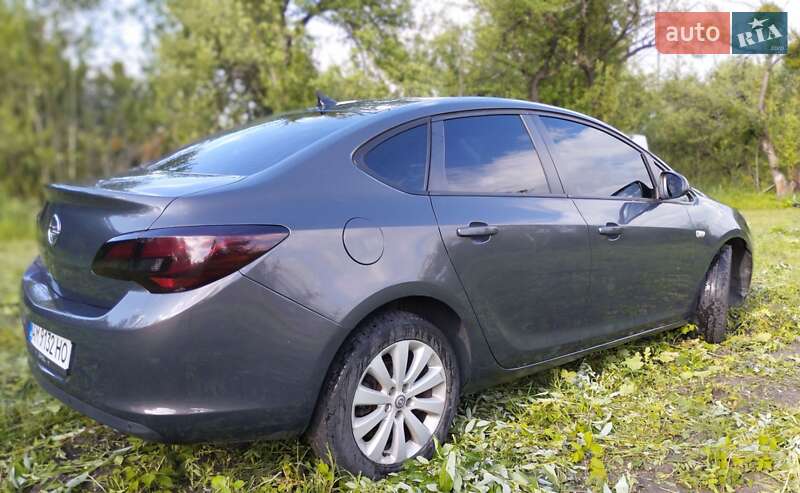 Седан Opel Astra 2015 в Житомире